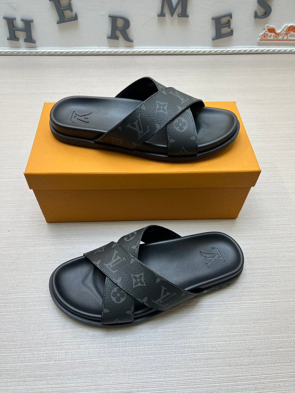 54E56Z Popular slippers