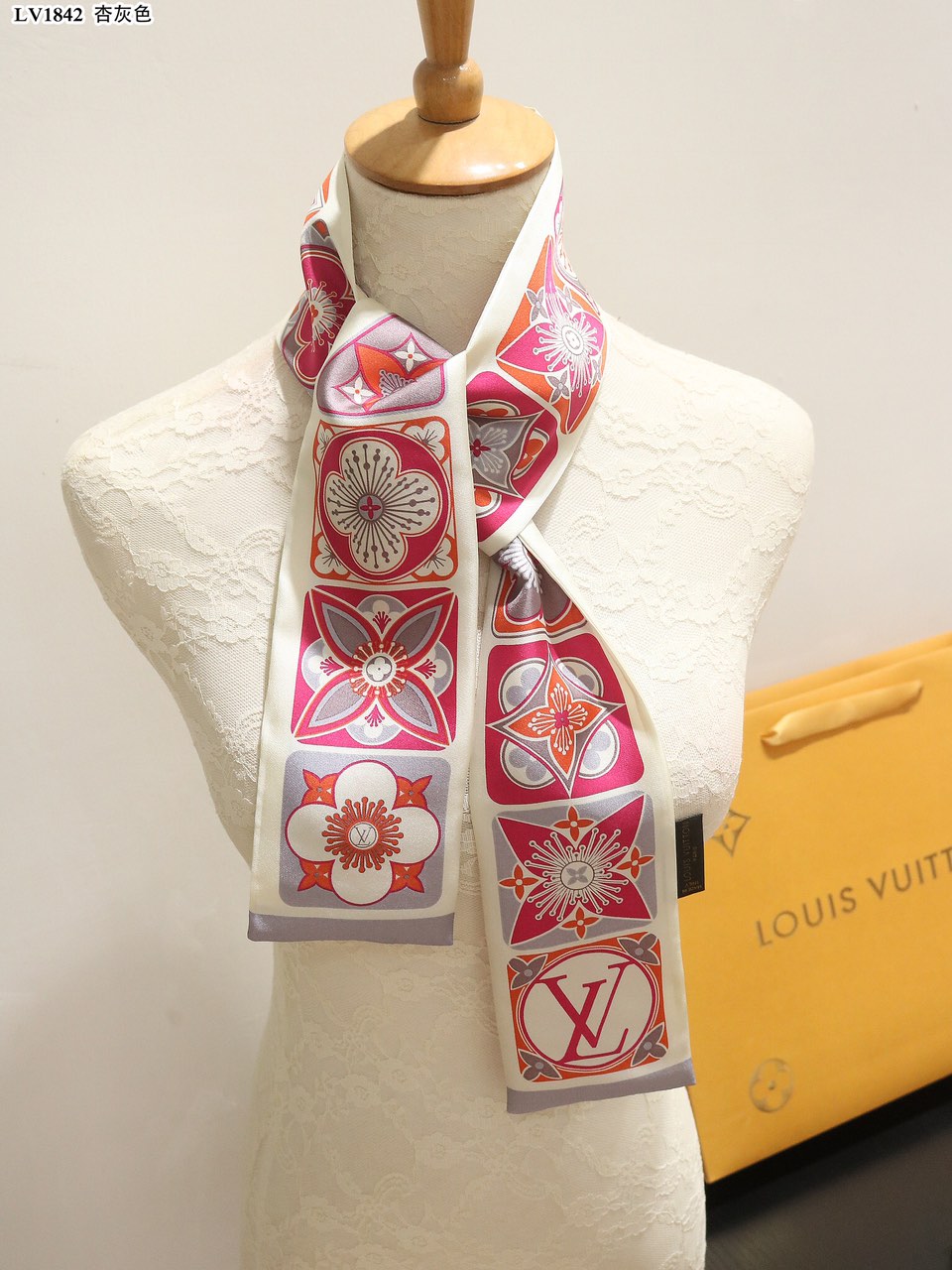 1ZE192W Popular Silk Scarve