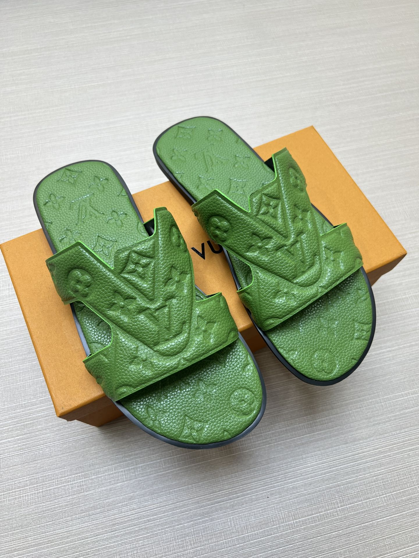 54E34Z Popular slippers