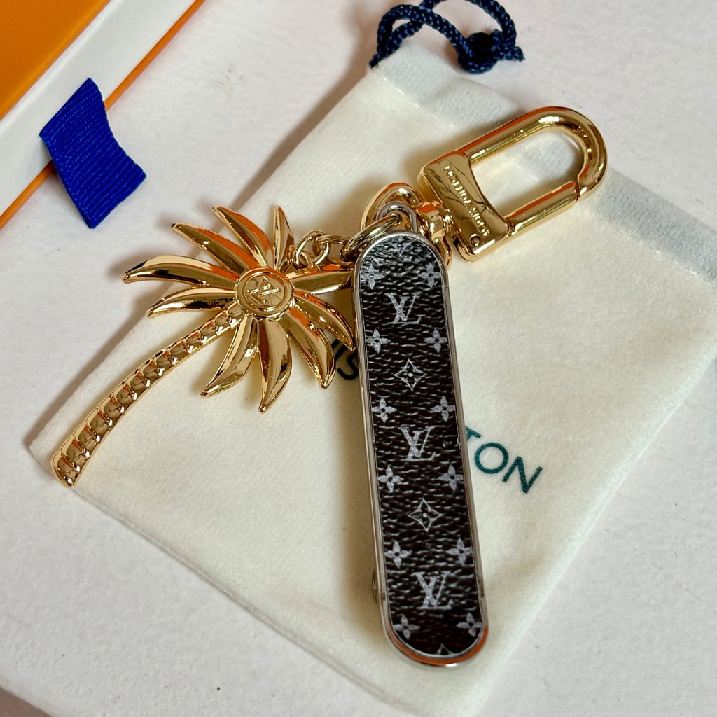 35QE11A Popular bag 's charms accessories