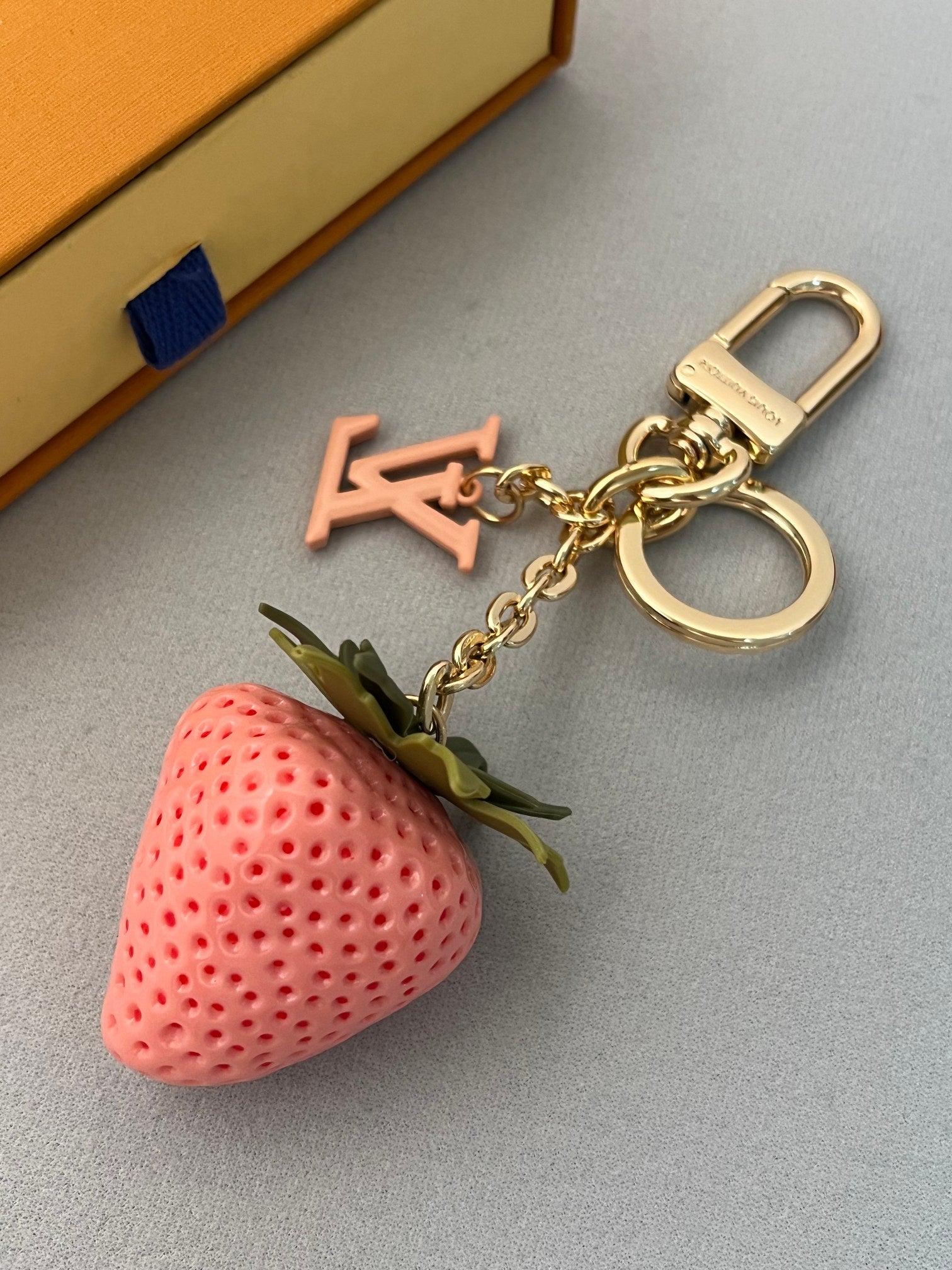 35ZE19A Popular bag 's charms accessories