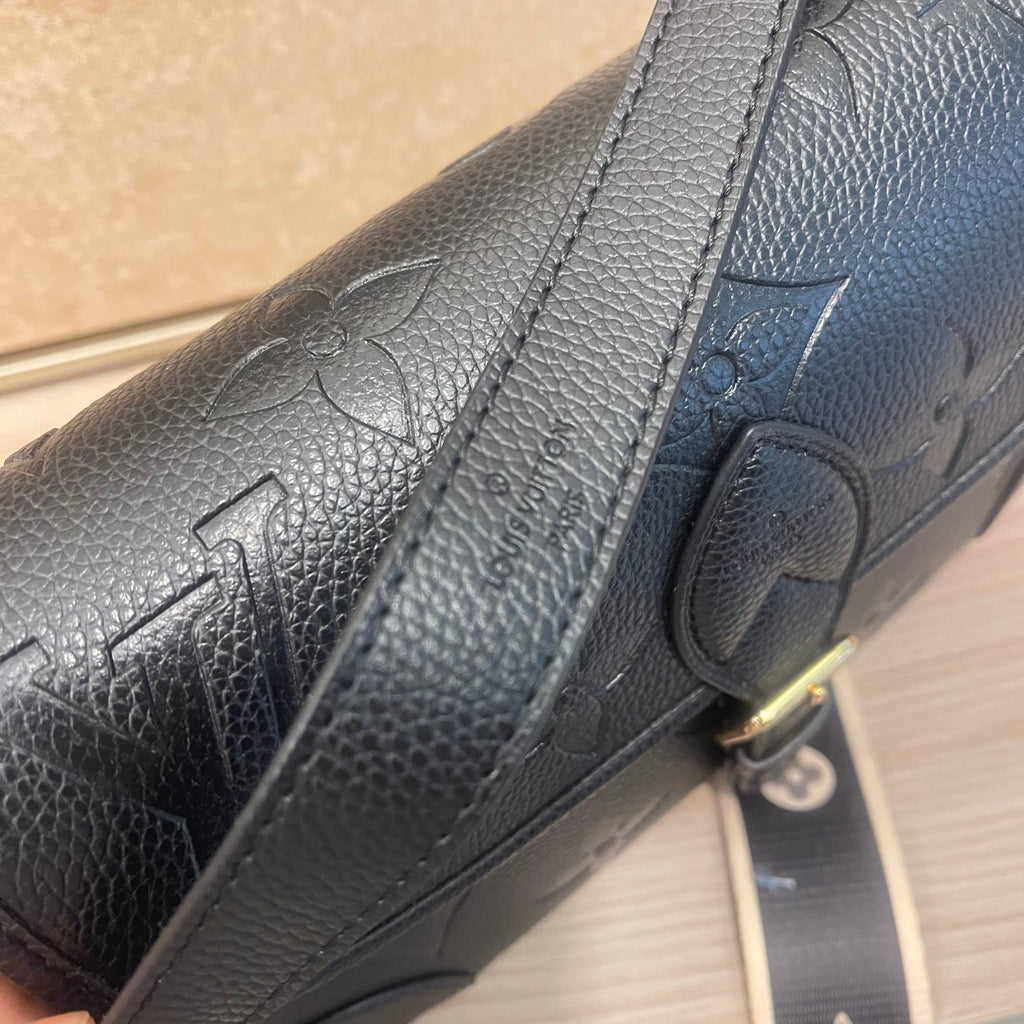 2XE028B Popular leather bag 