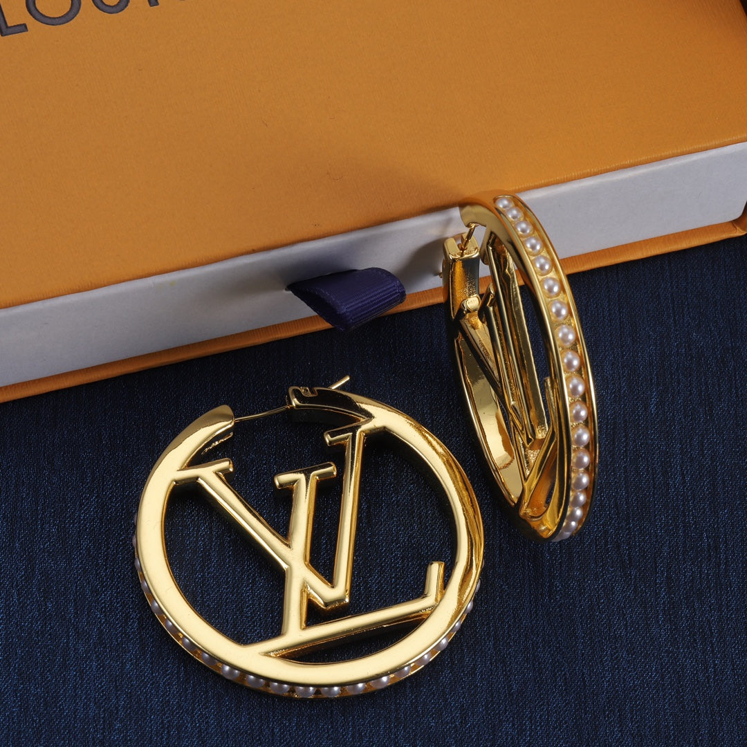 14E238E Popular  Earrings