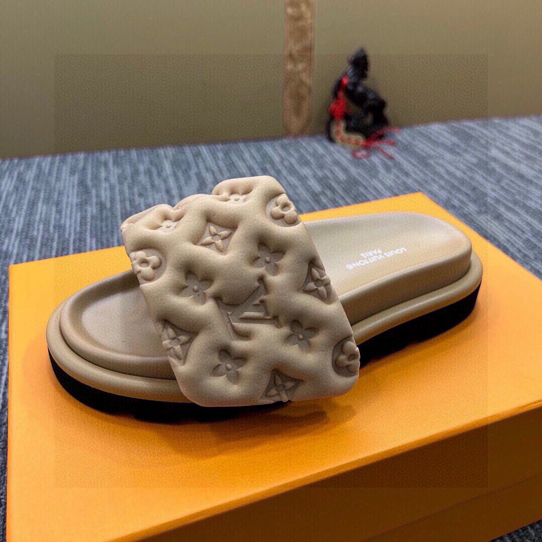 5QE13Z Popular Slippers