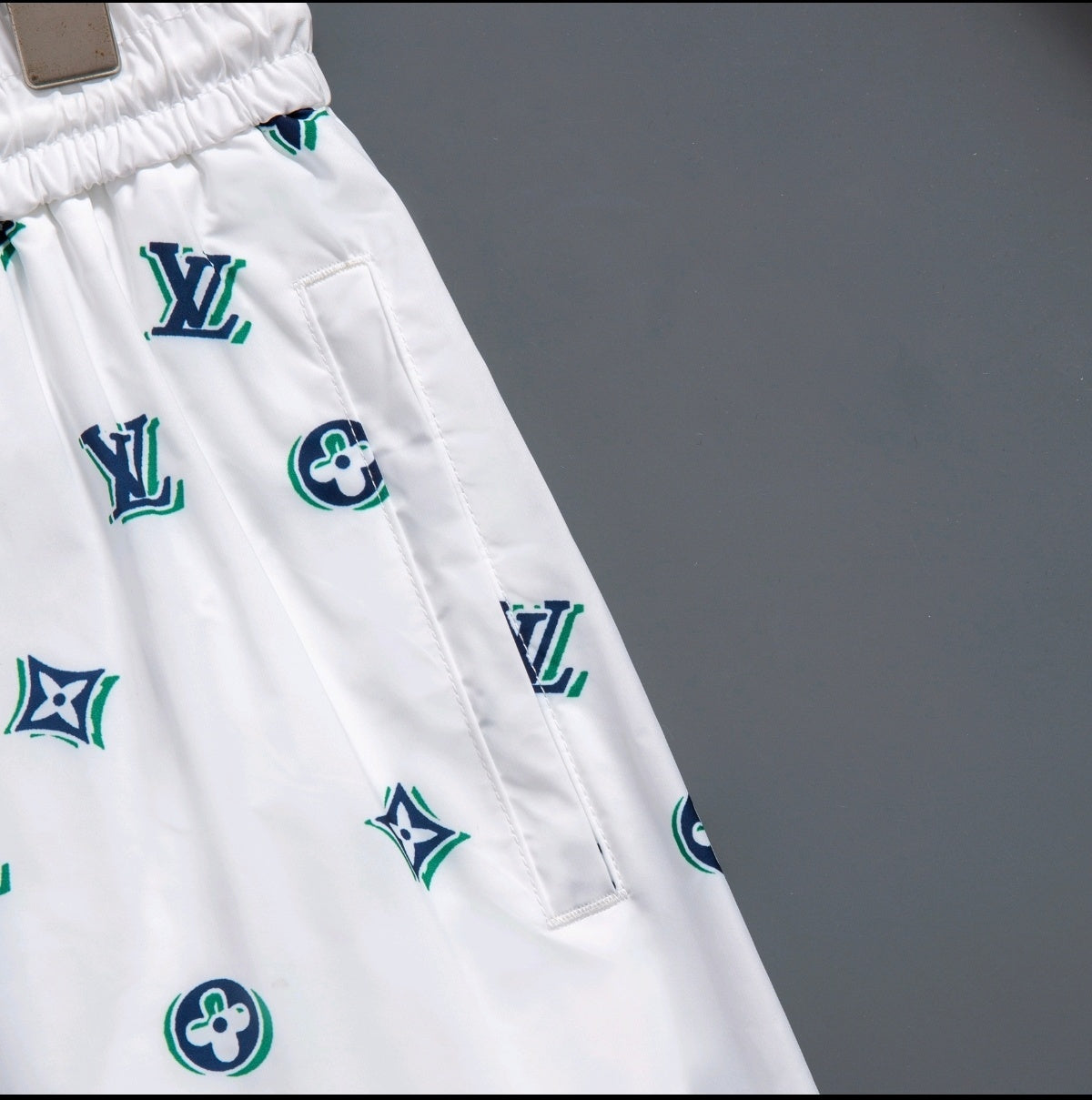 136NE21U Popular shorts