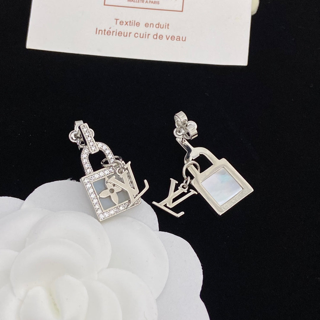 15ZE59E Popular Earrings