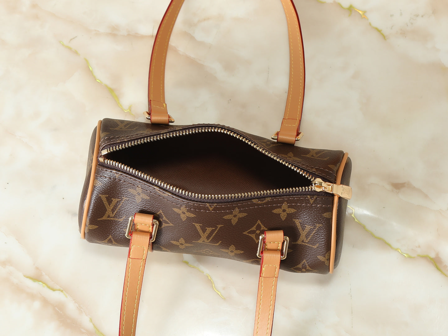 B1N56E21 Popular leather bag