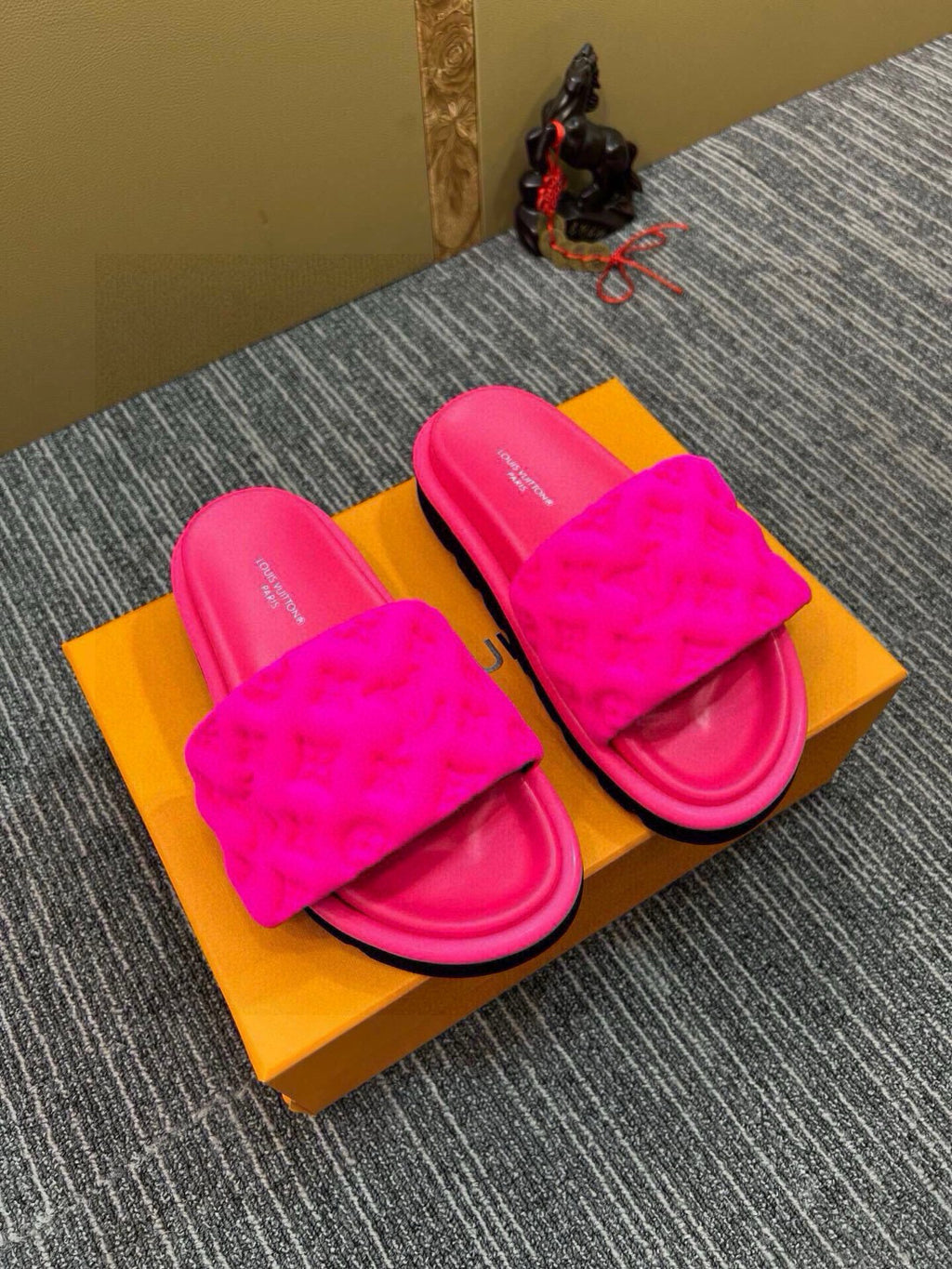 5QE13Z Popular Slippers