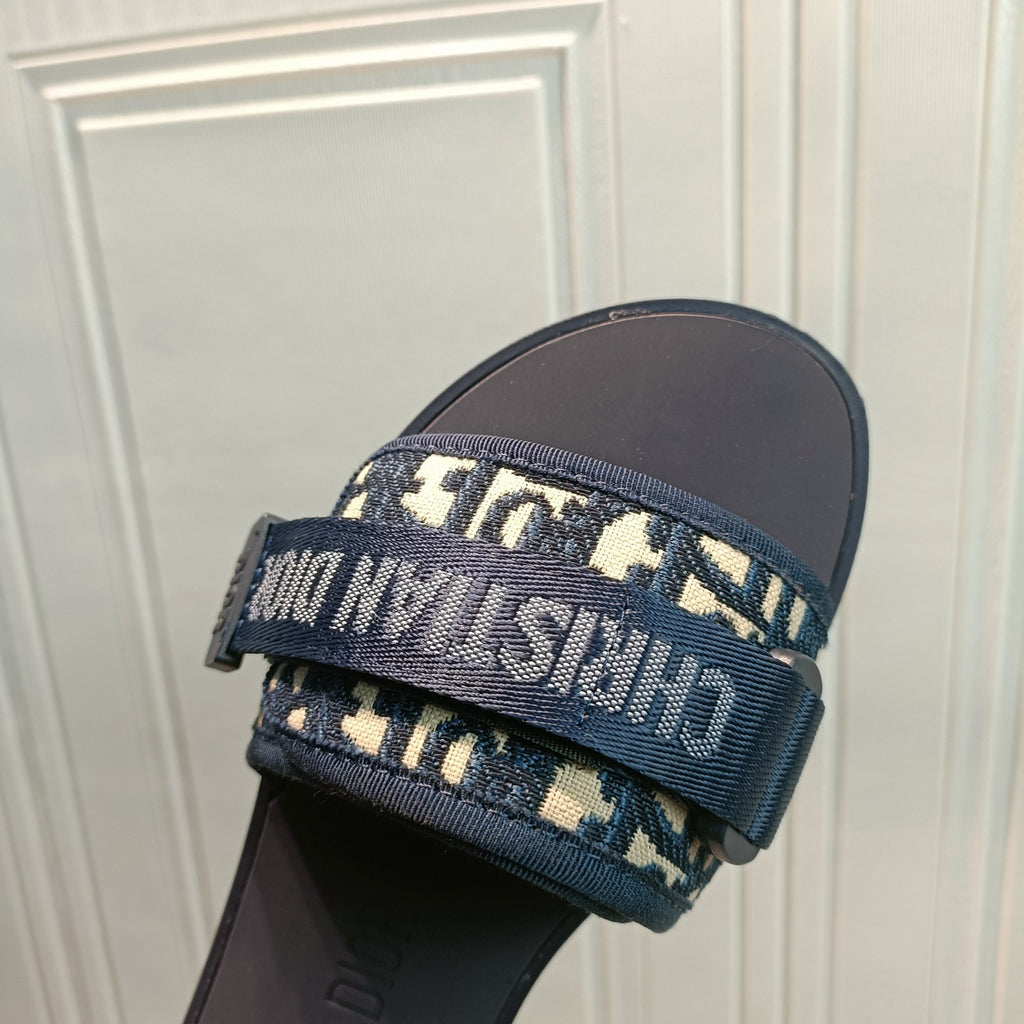 14D20Z Popular Slippers
