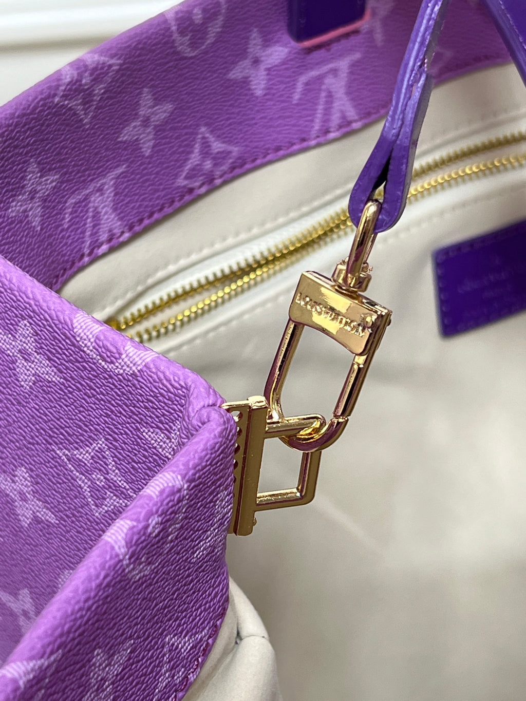 146PE80B Popular leather bag