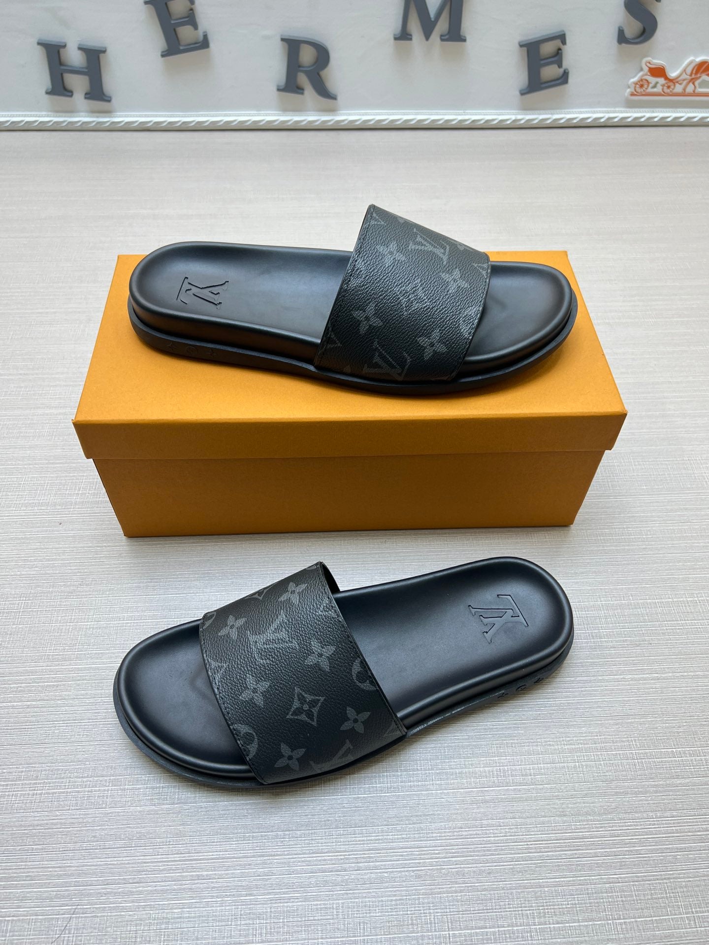 54E56Z Popular slippers