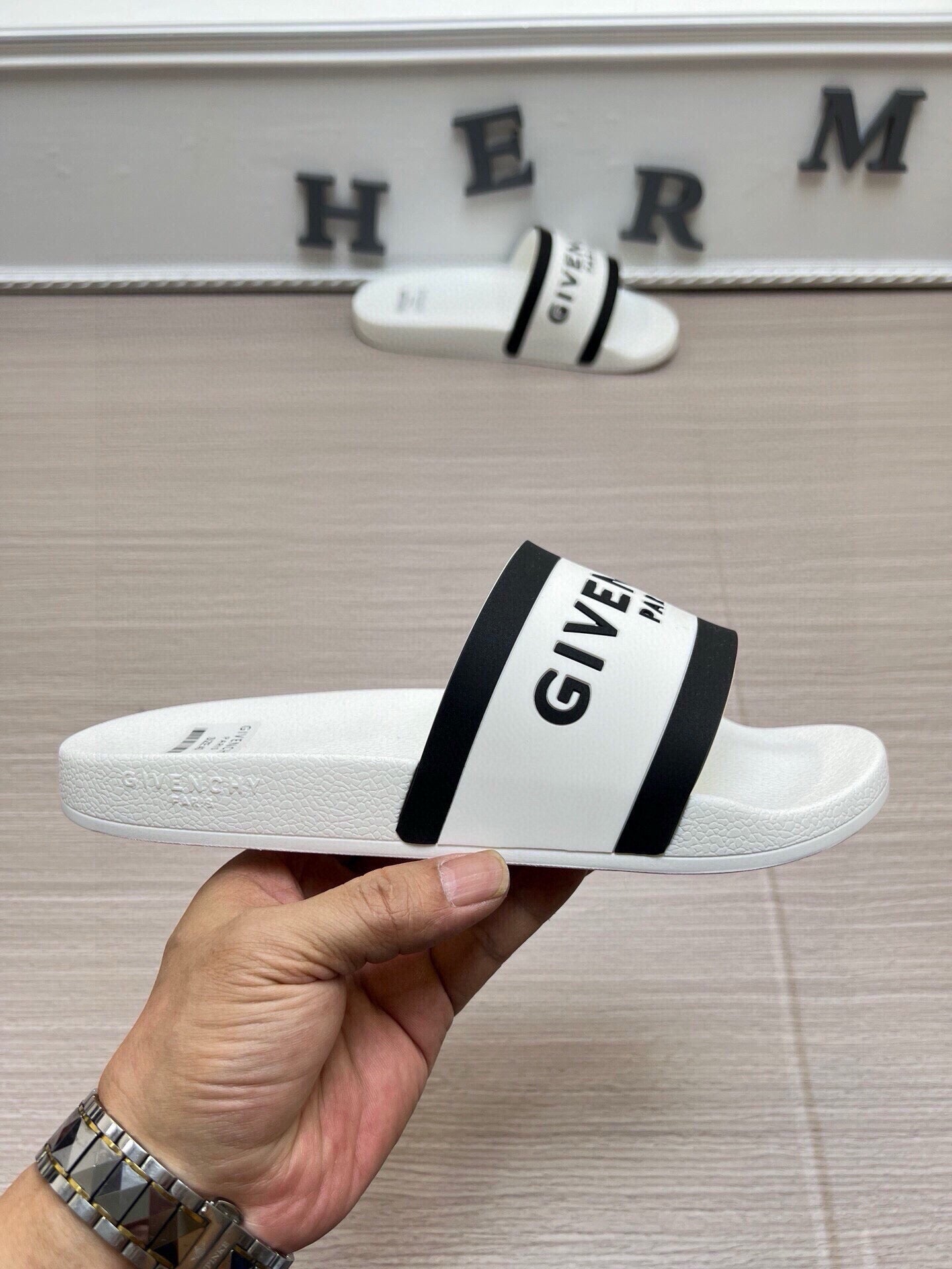 535ZGV264Z Popular Slippers