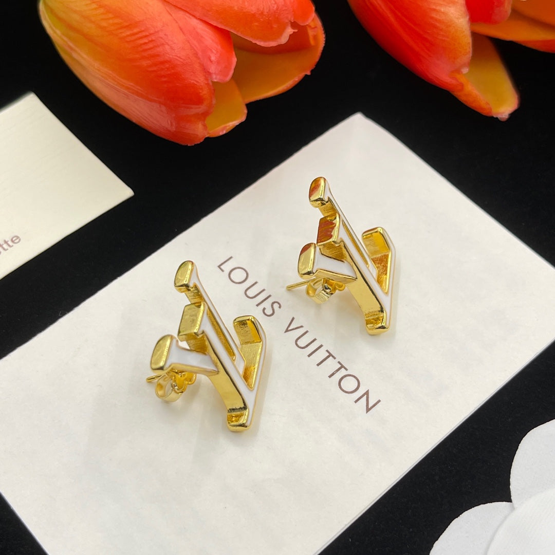 1NE241E Popular   Earrings