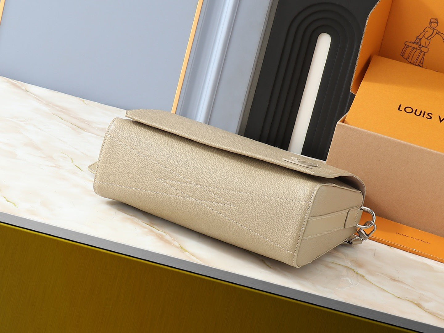 136PE78B Popular leather bag