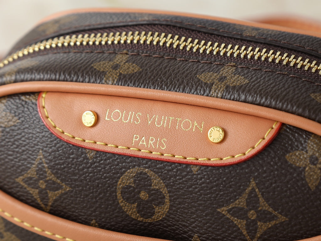15RE147B Popular leather bag