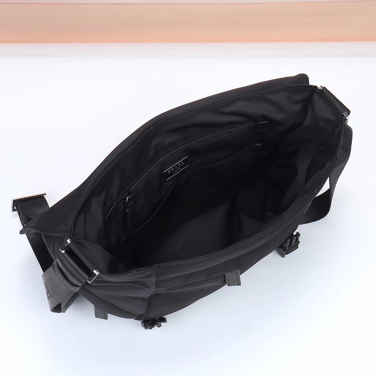 1WP111B Popular nylon fabric bag