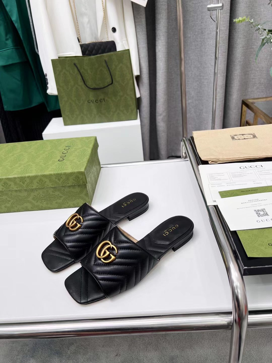 Z2X66B48 Popular high-quality leather slippers