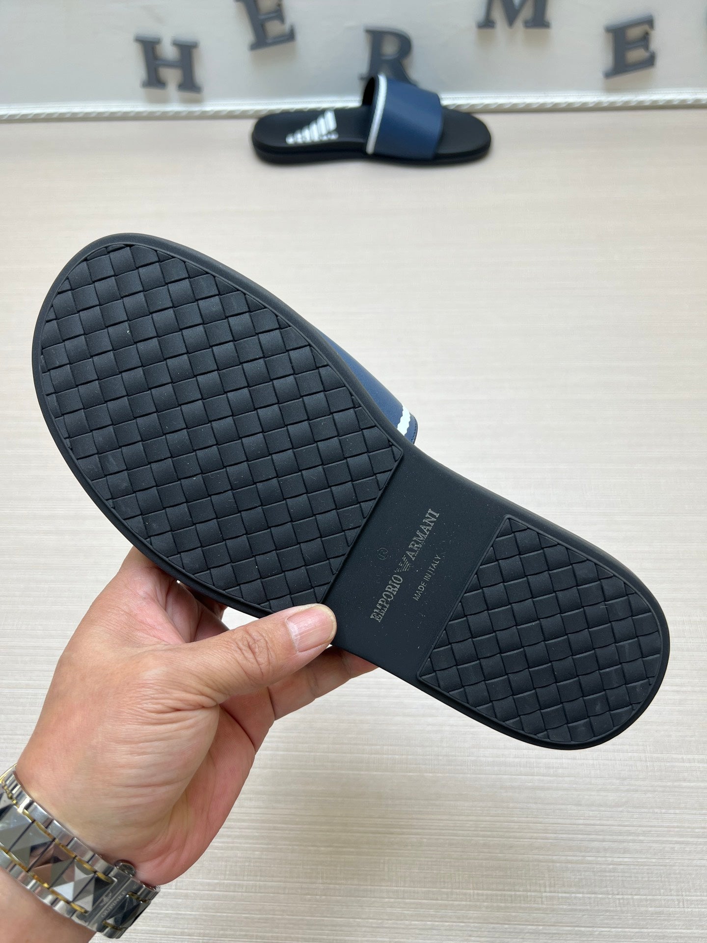54A104Z Popular slippers