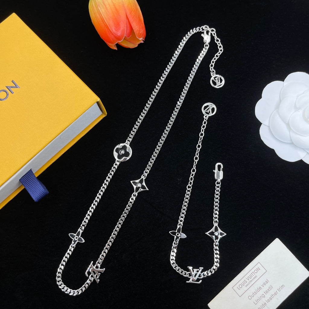 14E1001X Popular   Necklaces