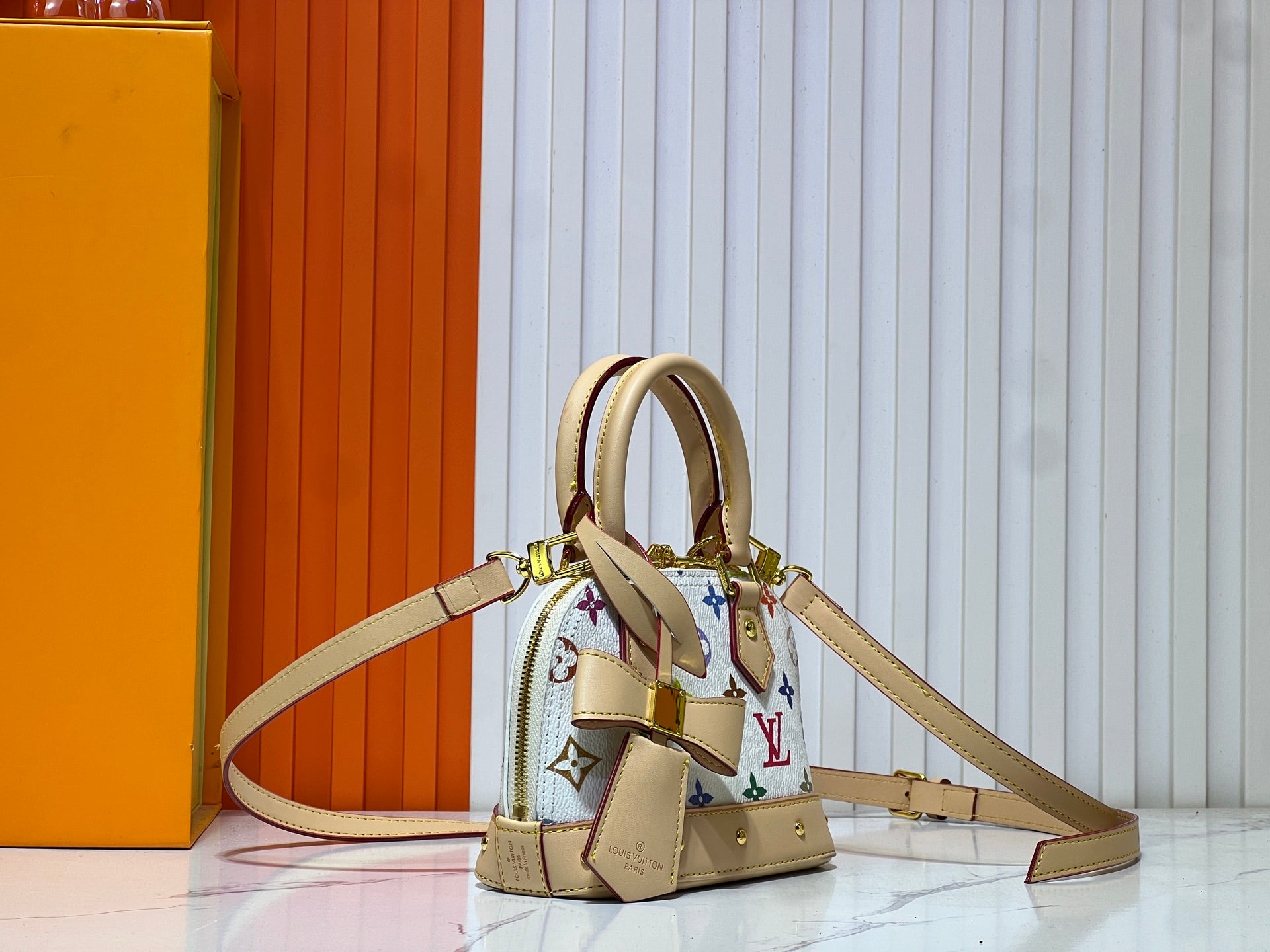 146PE104B Popular leather bag