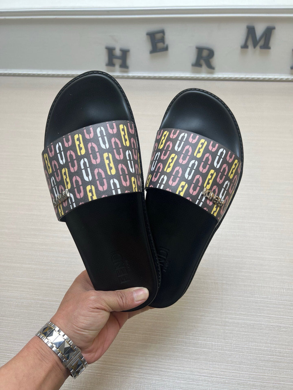54F15Z Popular slippers