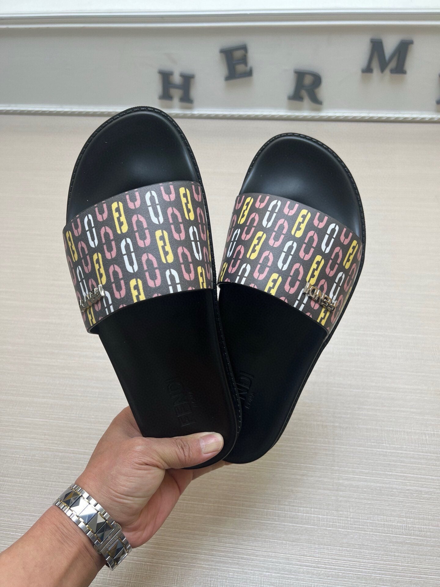 54F15Z Popular slippers