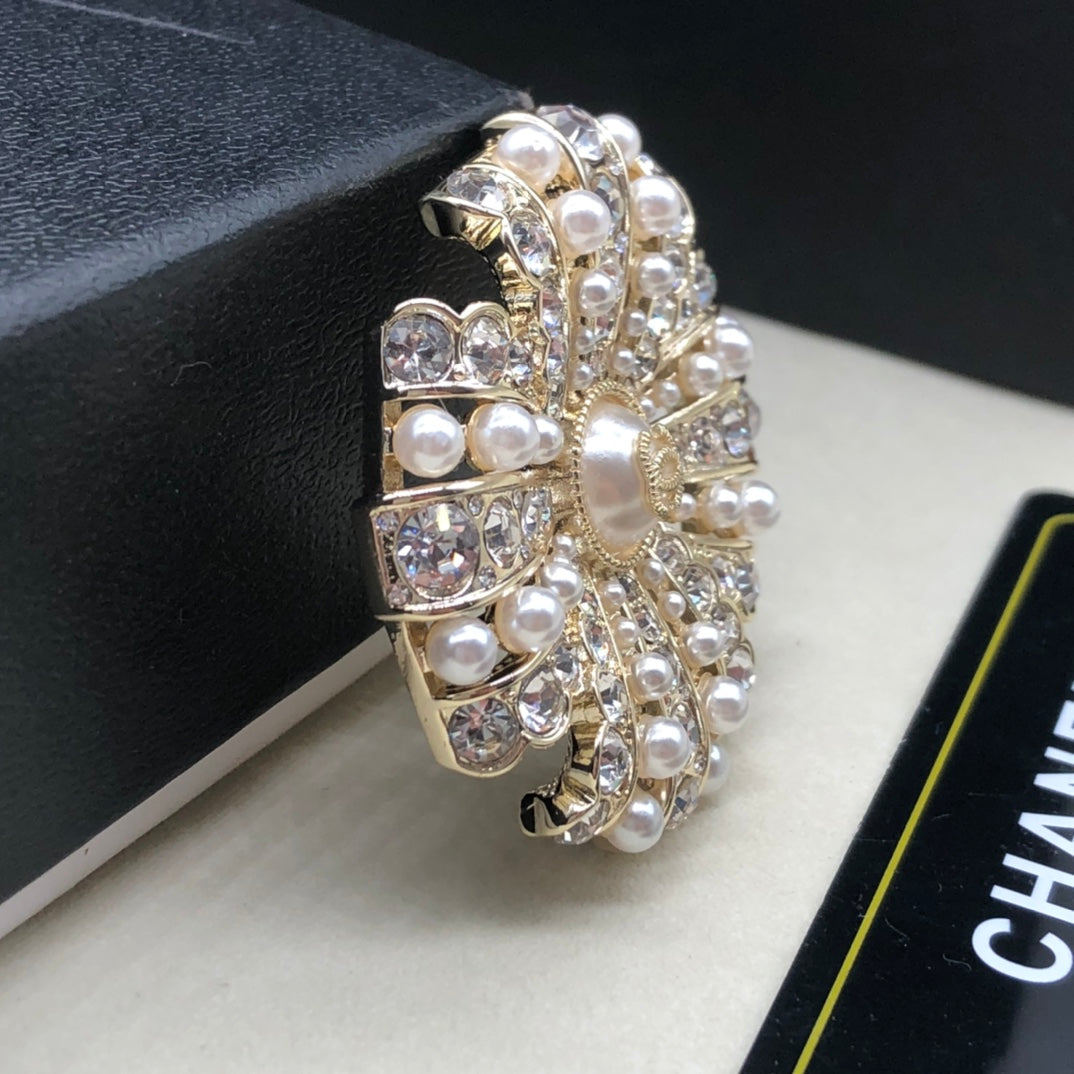 14C854X   Popular Brooch