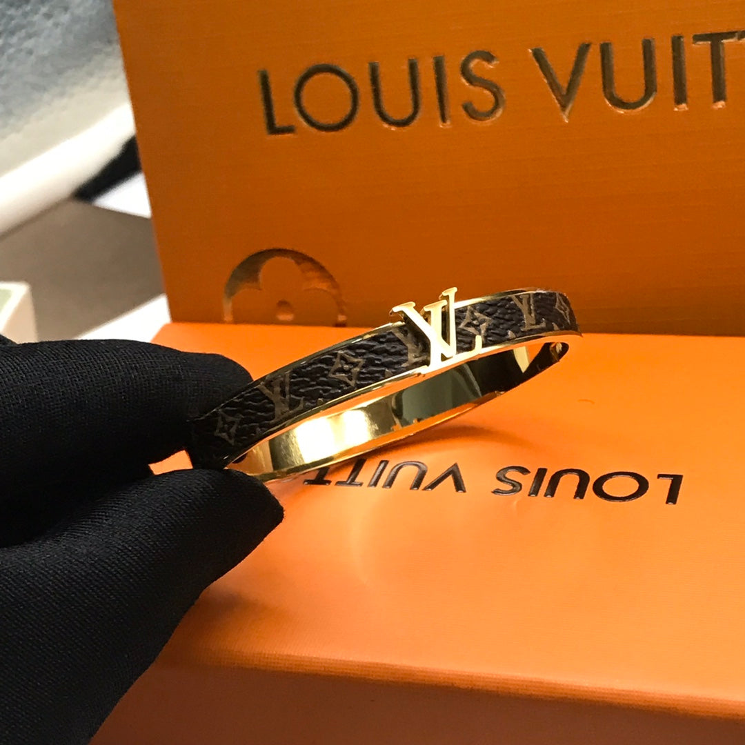 15QE56K  Popular Bracelets