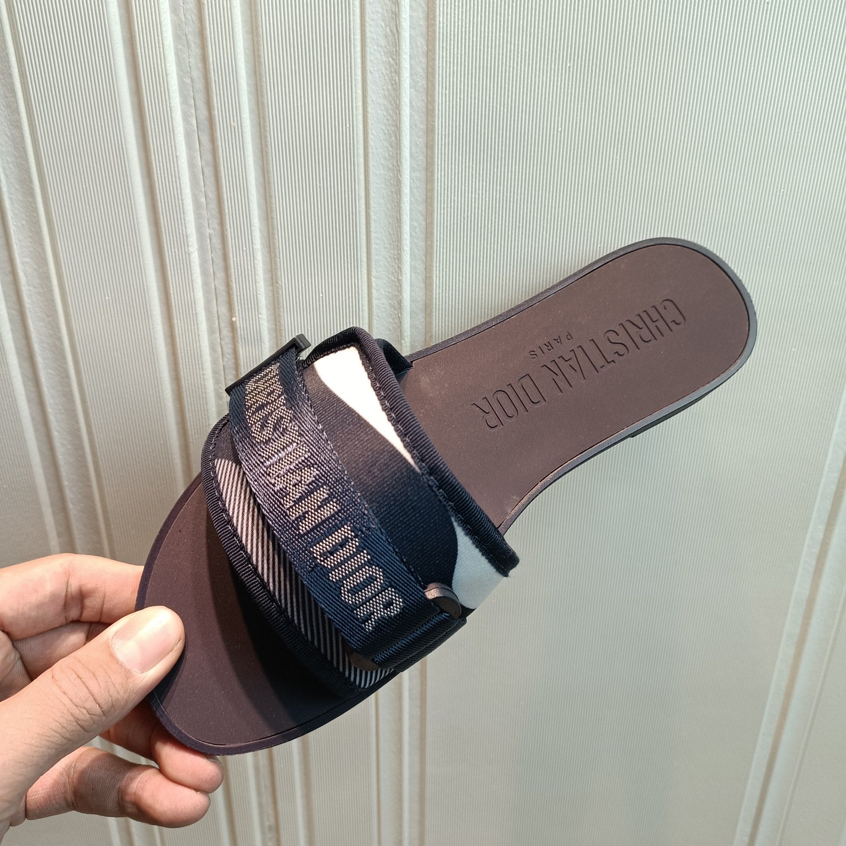 14D20Z Popular Slippers