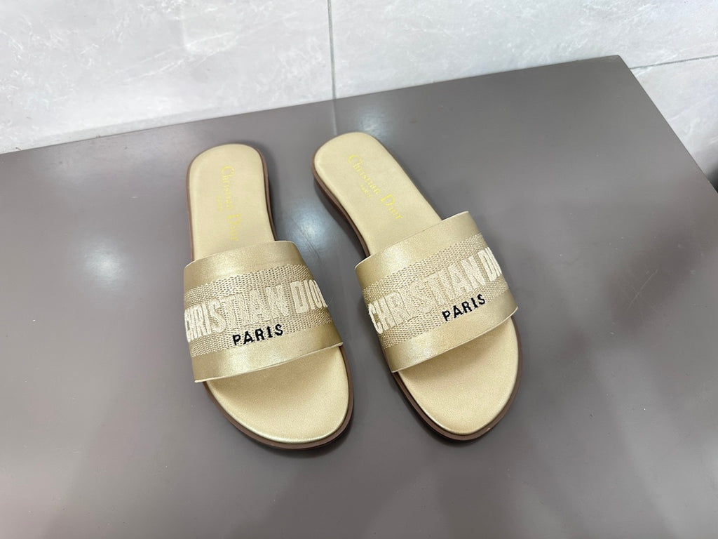 14D32Z Popular slippers