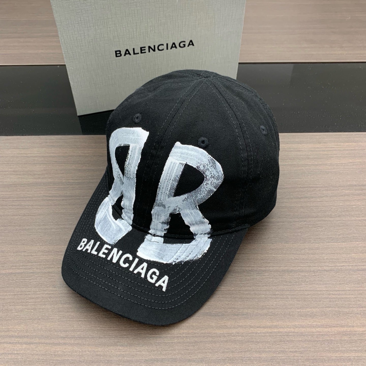 135ZJ530M Popular hats