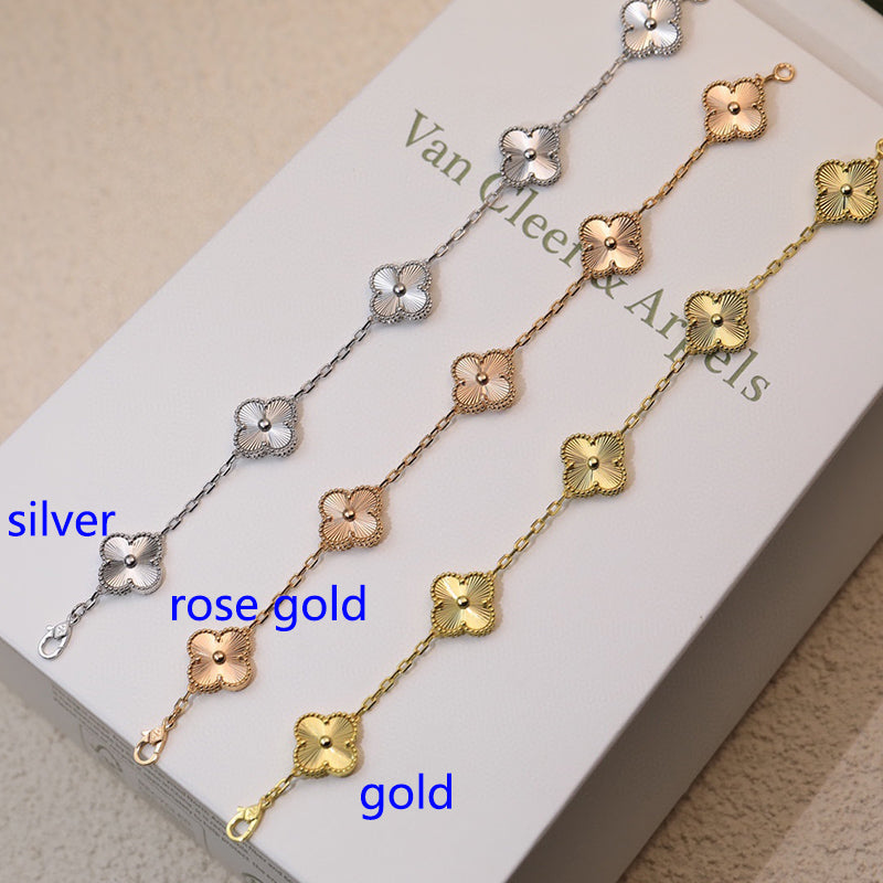 5XVA180K  Popular bracelets 5 flowers normal size1.5cm flower