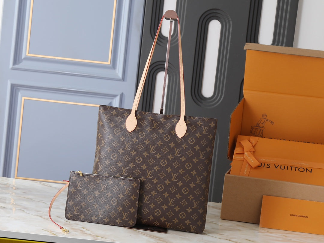 146PE173B Popular leather bag