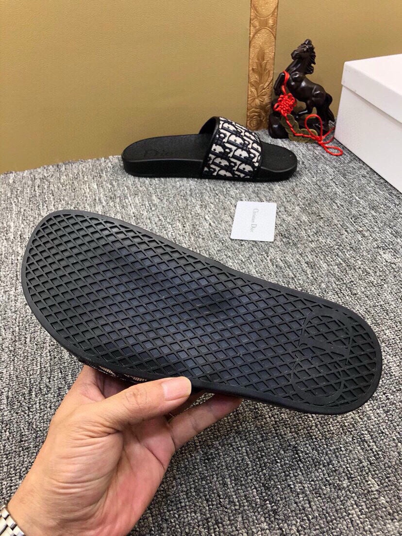 5LD215Z Popular Slippers