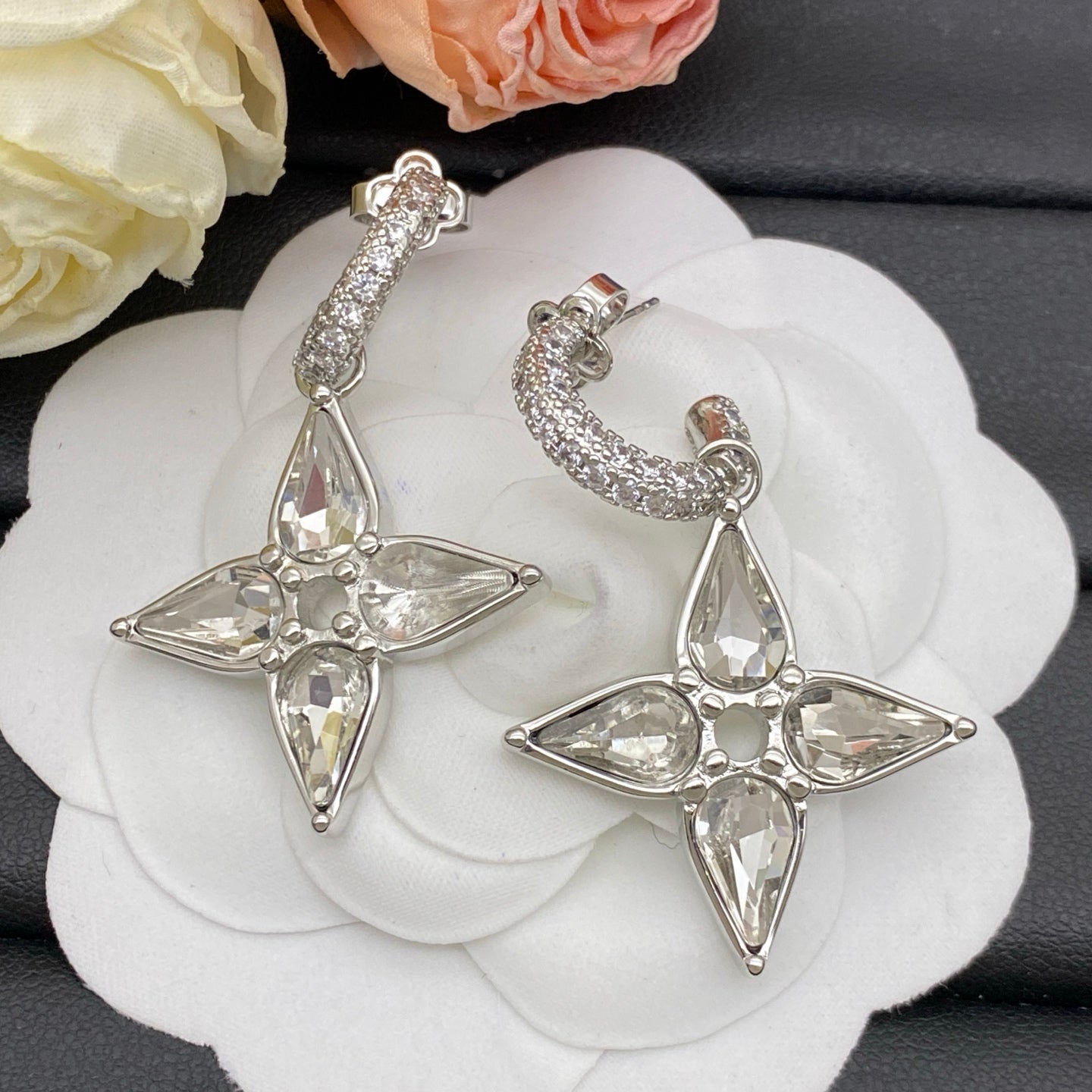 15ZE65E Popular Earrings