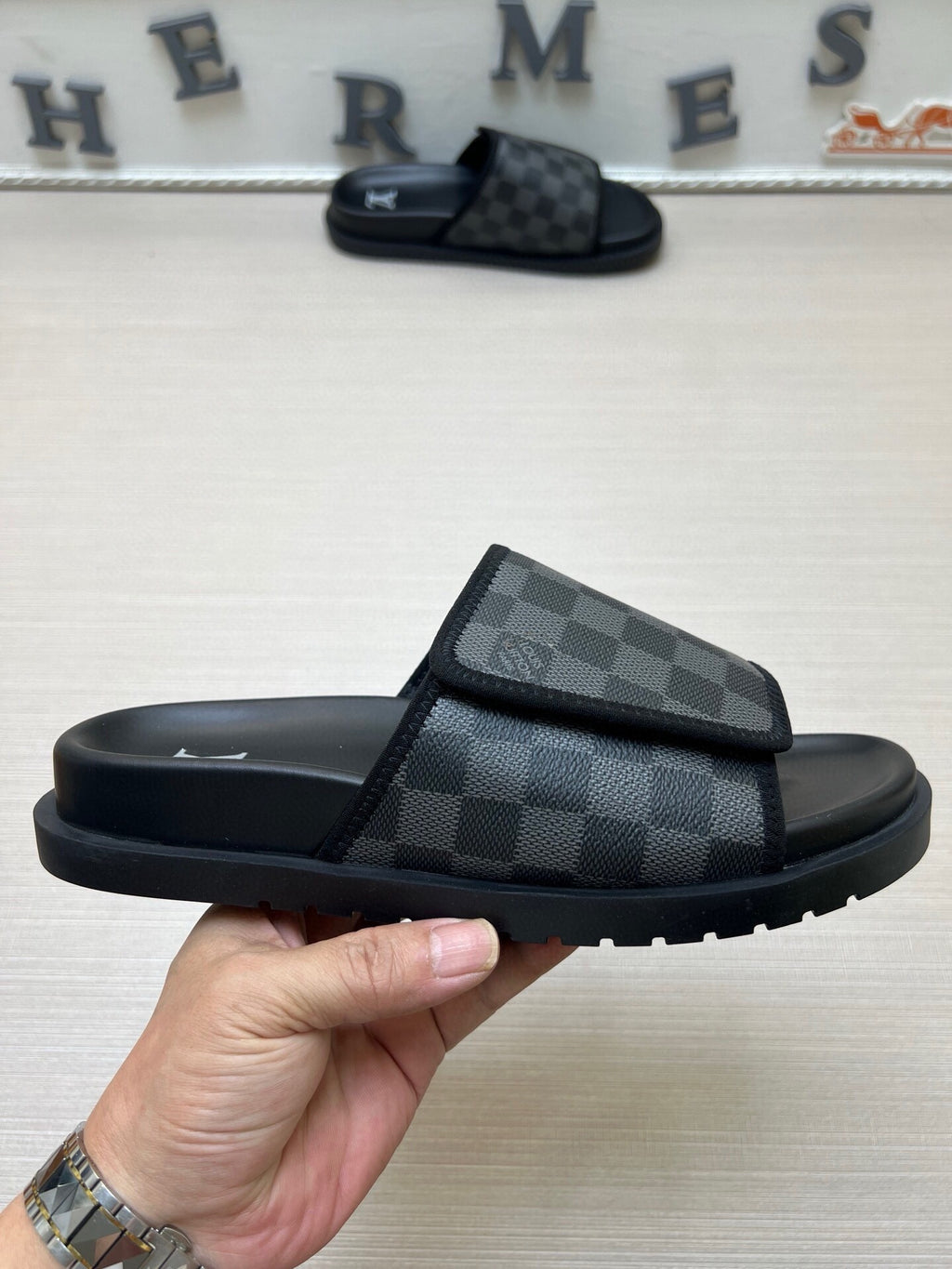 5WE245Z Popular Slippers