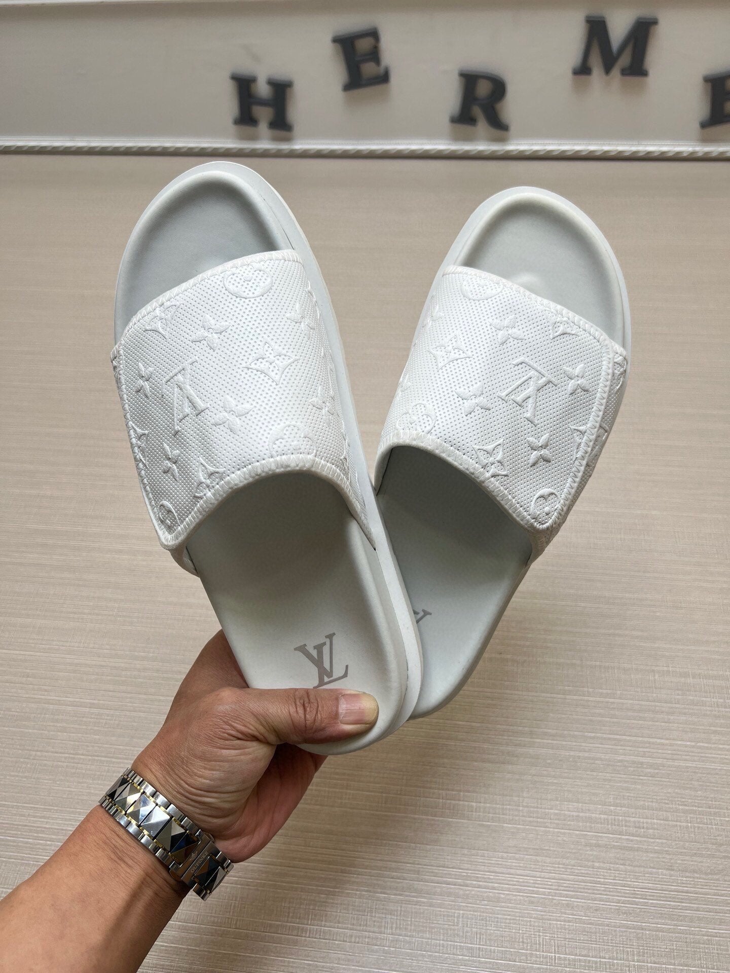 5WE253Z Popular Slippers