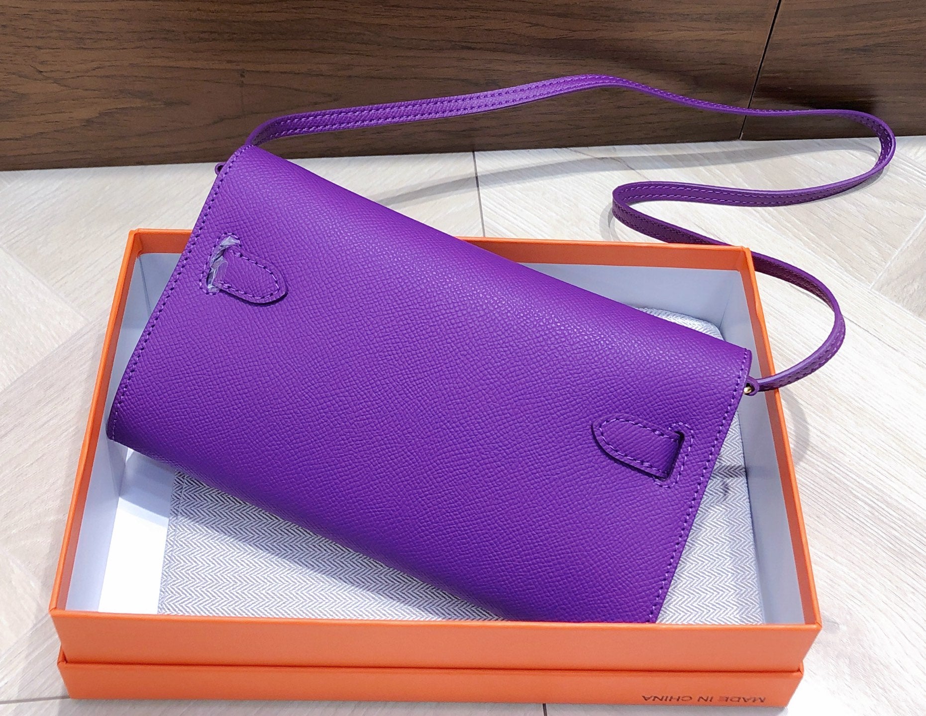 B1X66H11 Popular high-quality leather bag