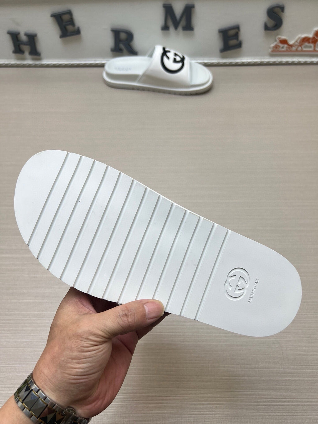 5WB241Z Popular Slippers