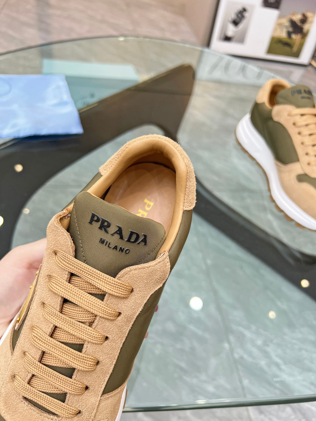 2LPD5X  Popular high-quality shoes
