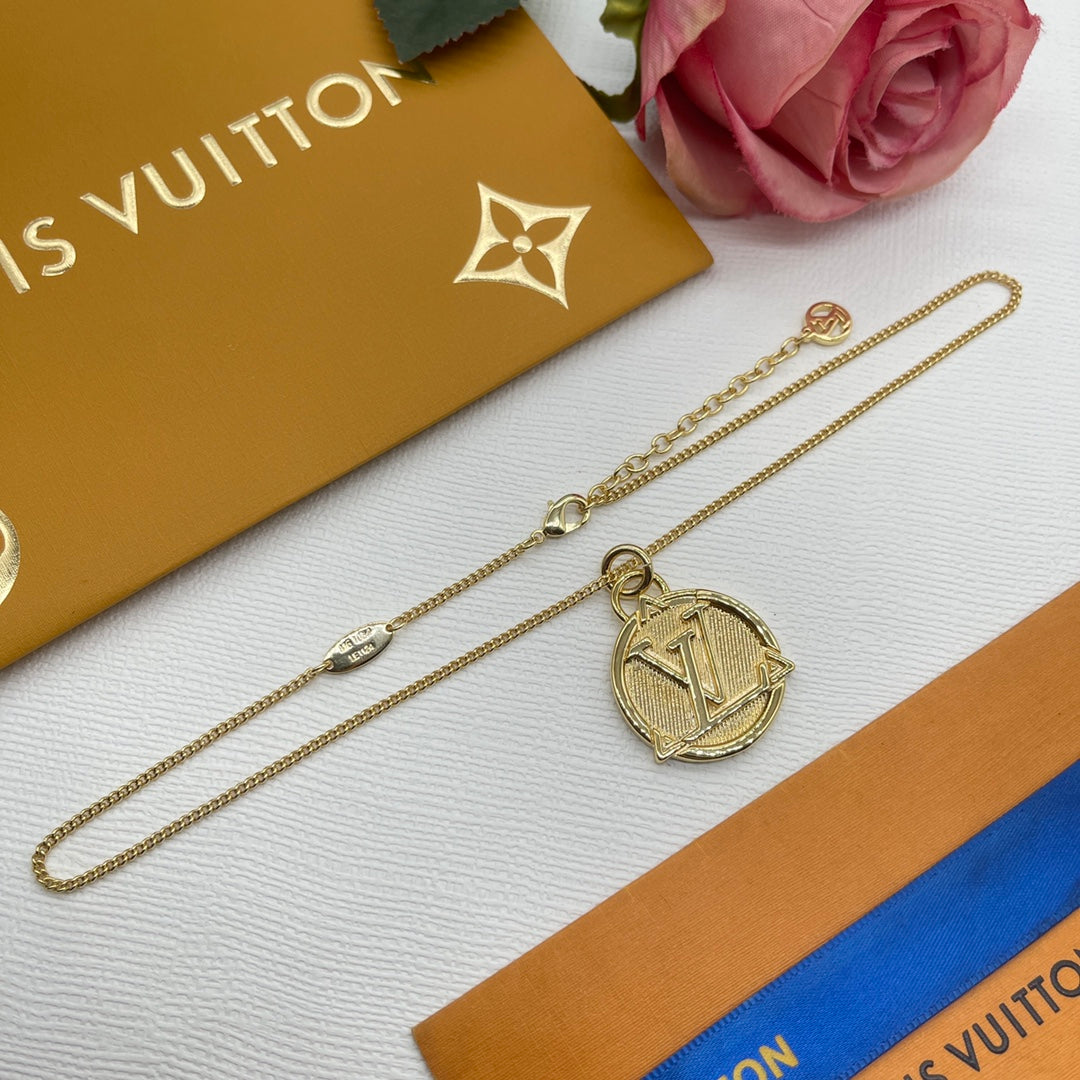 1YE246X  Popular  Necklaces