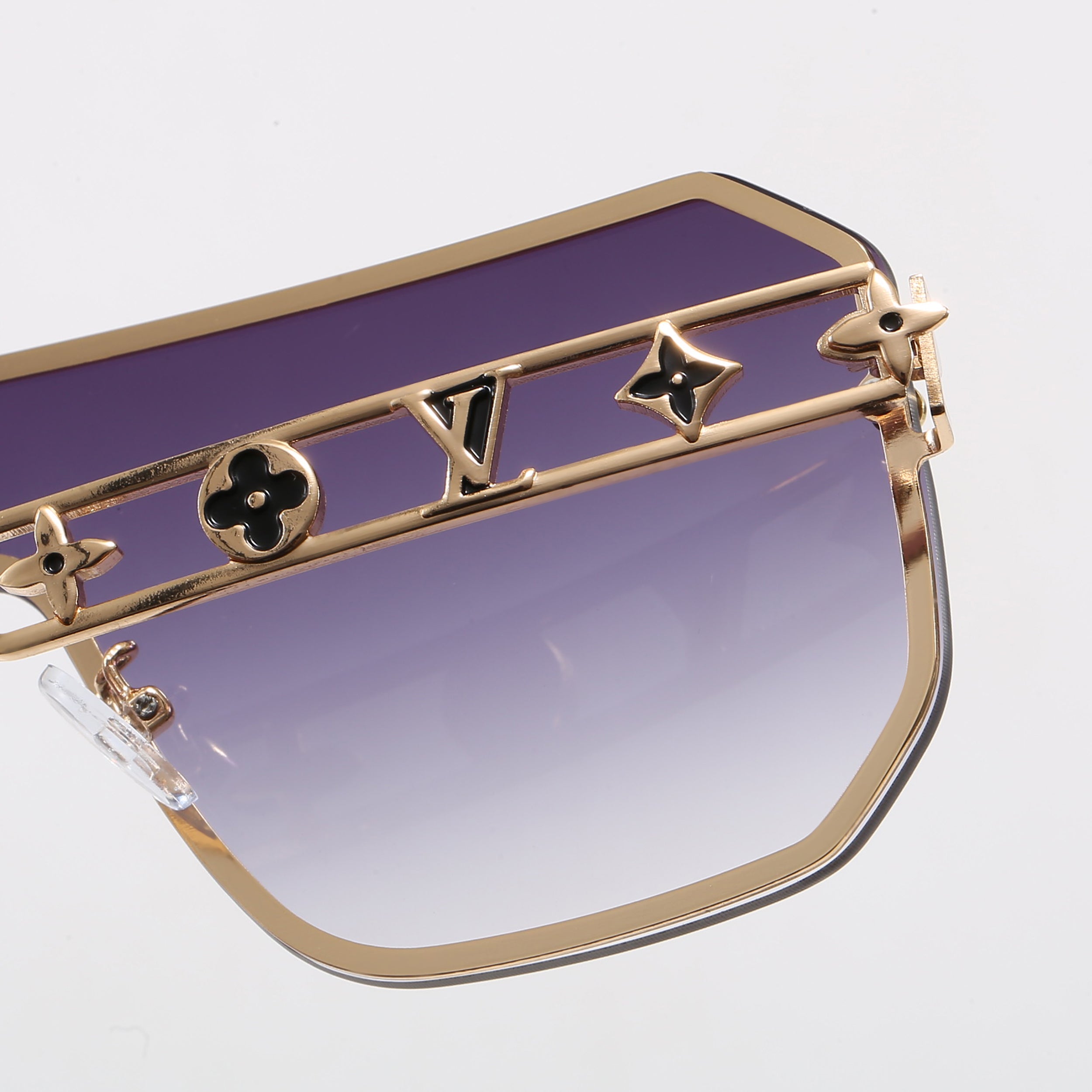 156PE24T Popular Sunglasses