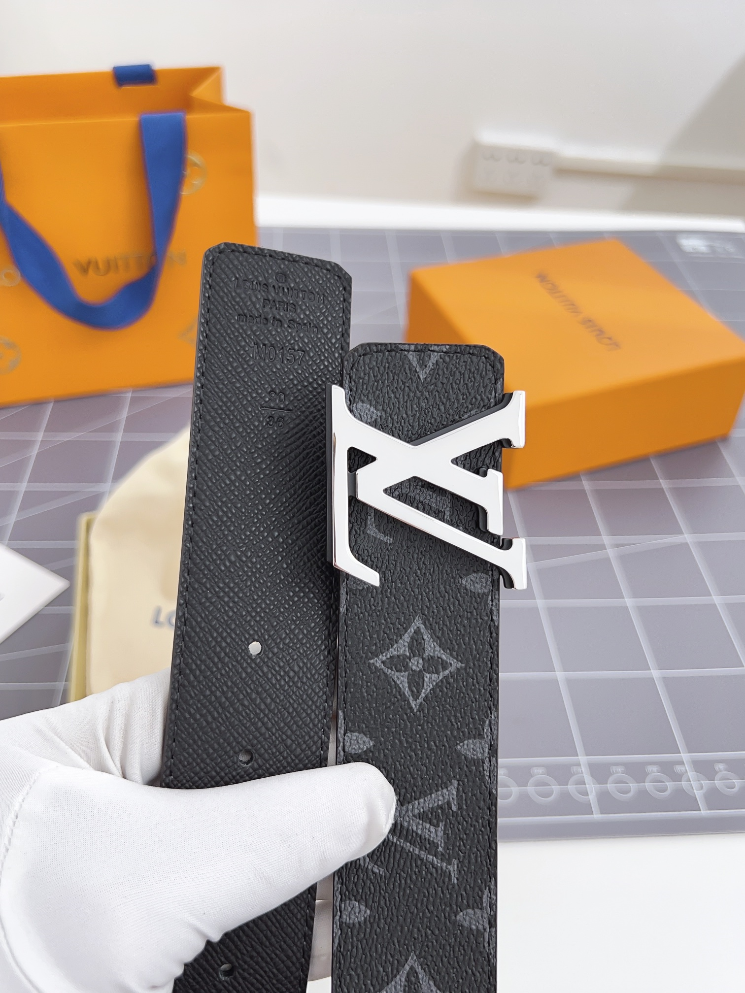 165XE1P Popular  high-quality  leather belt