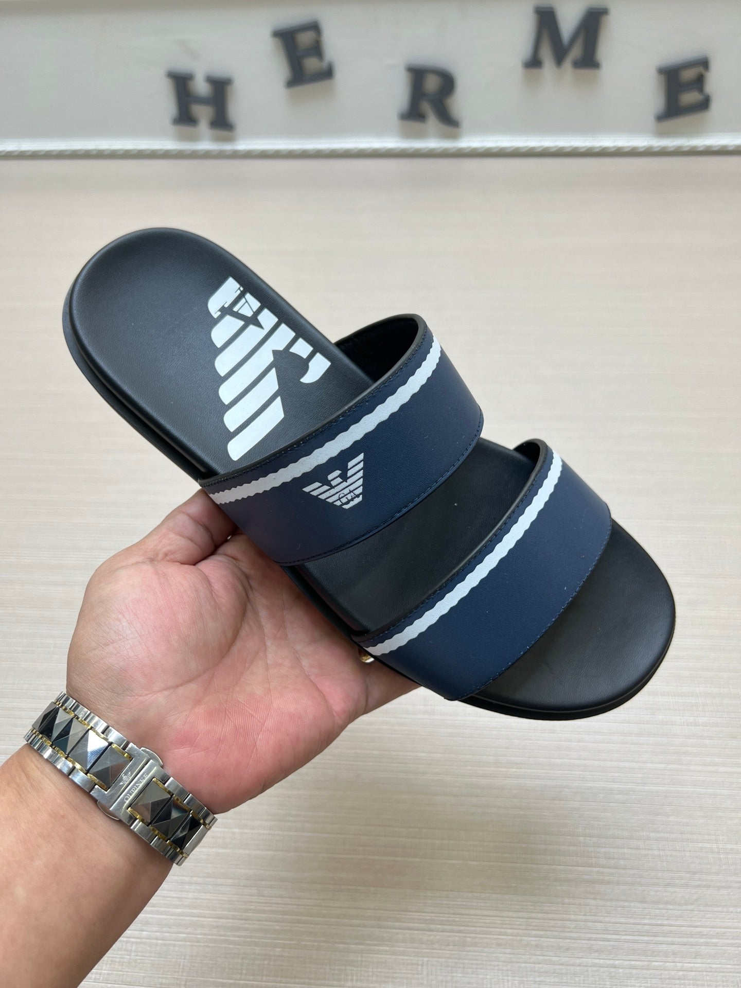 54A104Z Popular slippers