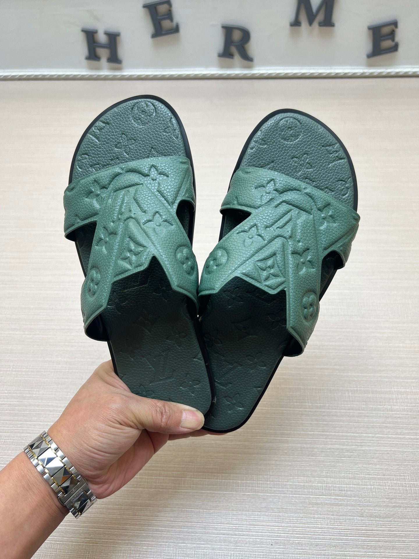 54E34Z Popular slippers