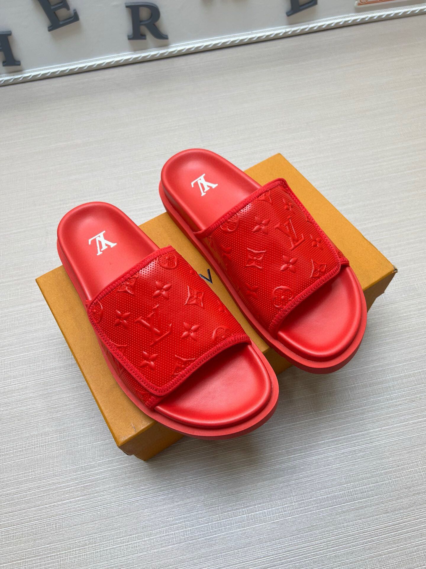 5WE253Z Popular Slippers