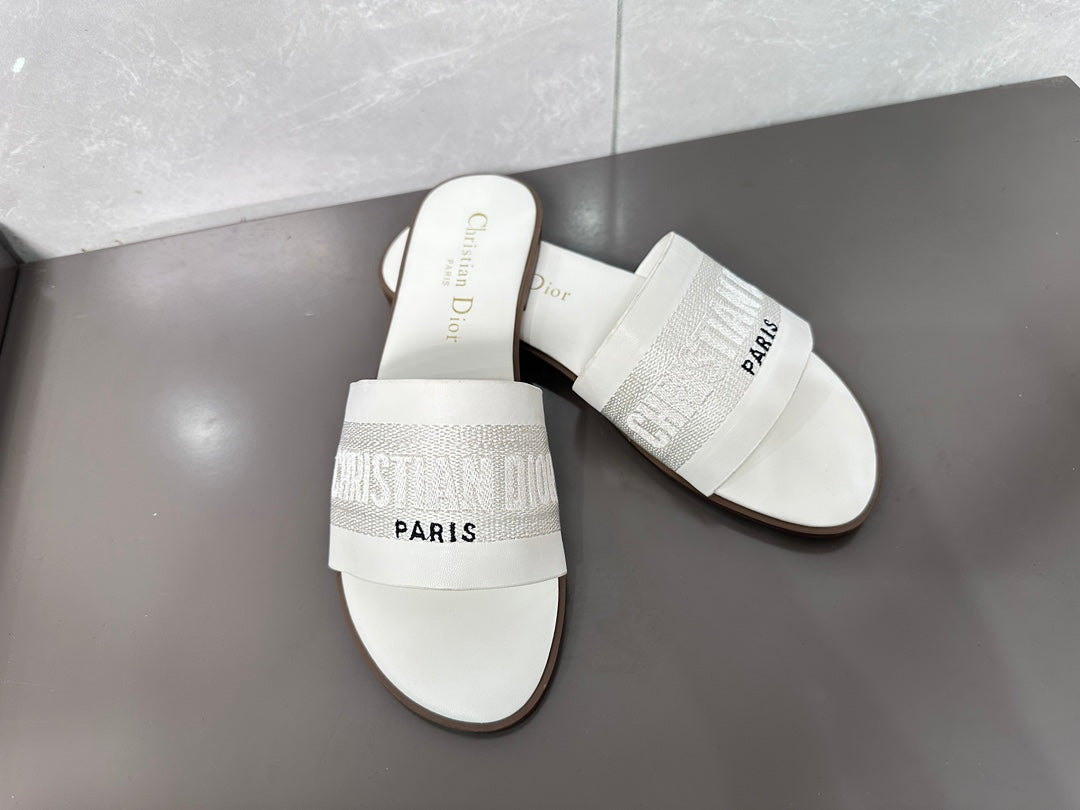 14D32Z Popular slippers