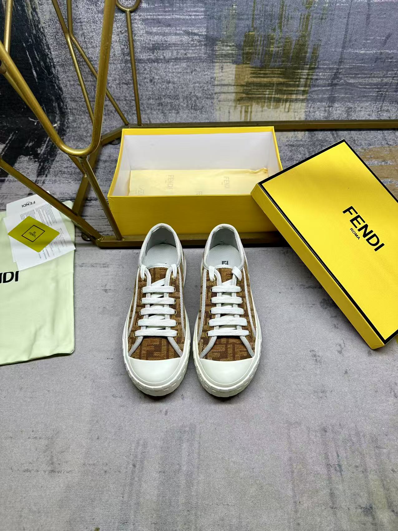 2105QF186Z Popular high-quality  shoes