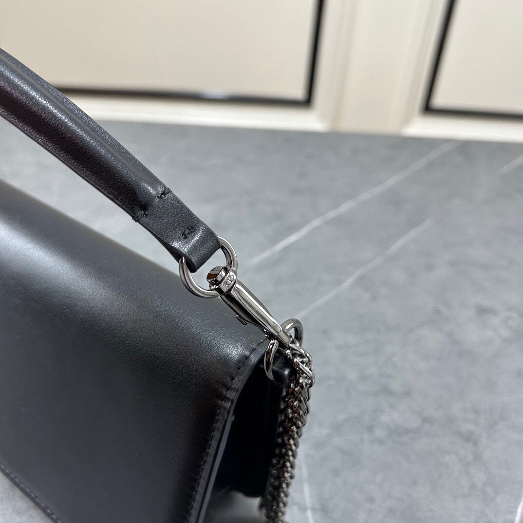 155NVL5B Popular leather bag