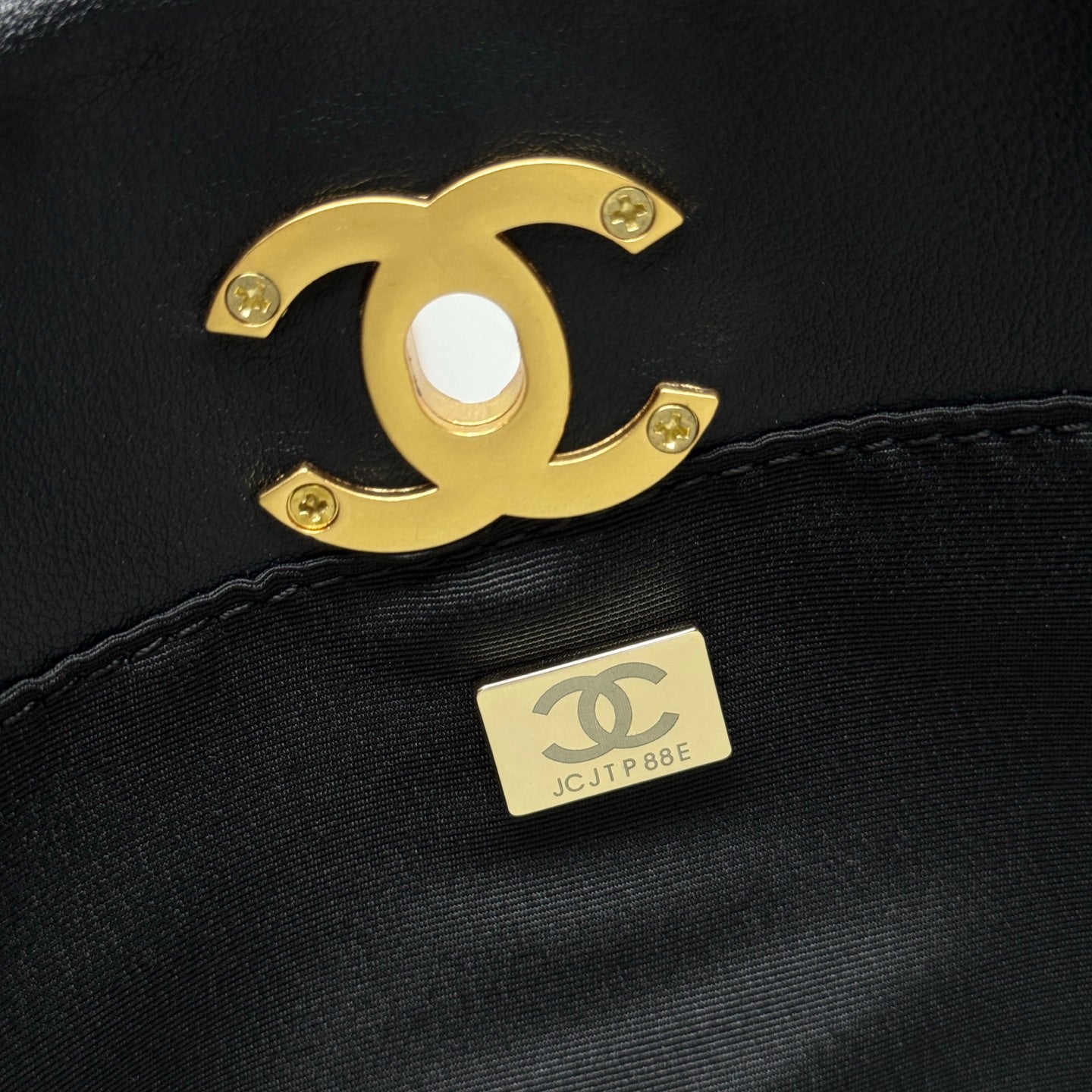 146PC17B Popular leather bag